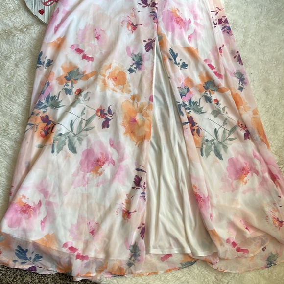 Long flower dress for prom - Picture 2 of 8